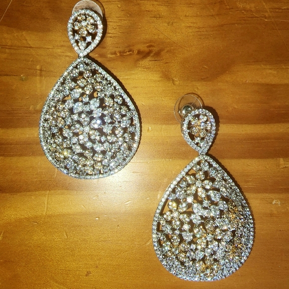 Raindrop diamond earrings - Picture 3 of 4